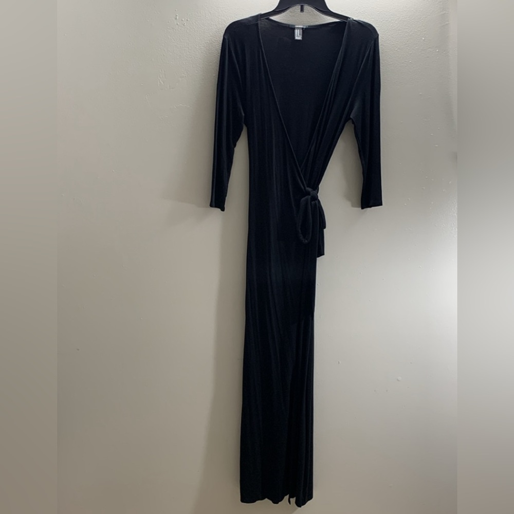 Forever 21 dress women’s M black long sleeve wrap maxi